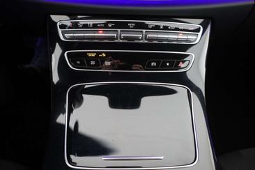 Mercedes Classe E Berline 300 E — photo 11