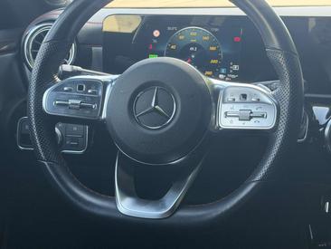 Mercedes CLA Berline 250 E — photo 18