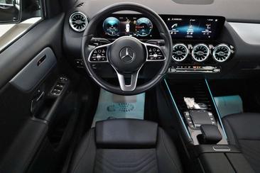 Mercedes GLA 250e — photo 9