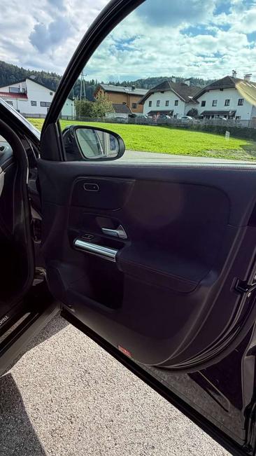 Mercedes GLA 200d — photo 29