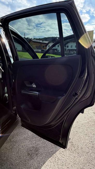 Mercedes GLA 200d — photo 30