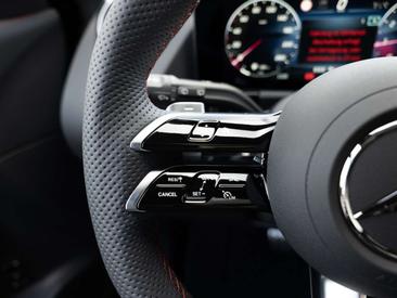 Mercedes GLA 200 — photo 18