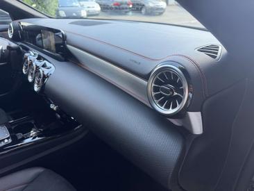 Mercedes CLA Berline 250 E — photo 23