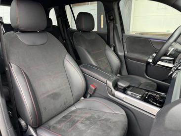 Mercedes GLB 200d — photo 27