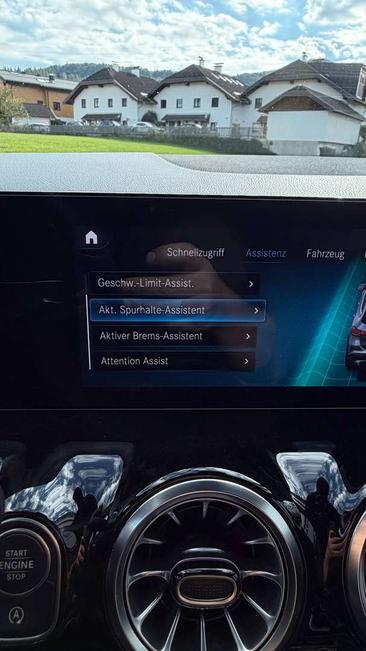 Mercedes GLA 200d — photo 38