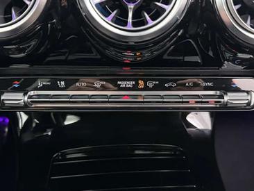 Mercedes CLA Berline 180 — photo 25