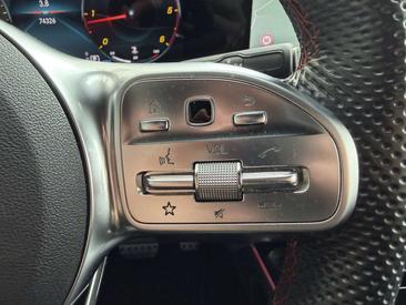 Mercedes GLB 200d — photo 36