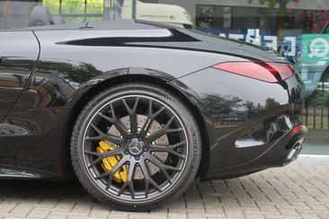 Mercedes SL Cabriolet 63 4MATIC+ — photo 19