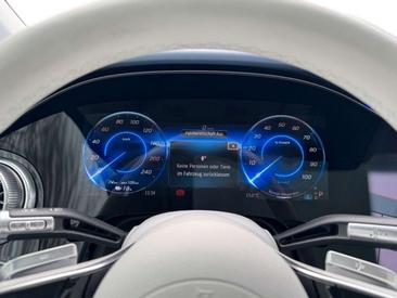 Mercedes EQS 450+ — photo 12