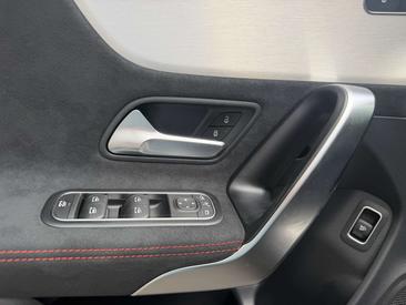 Mercedes CLA Berline 220 D — photo 32