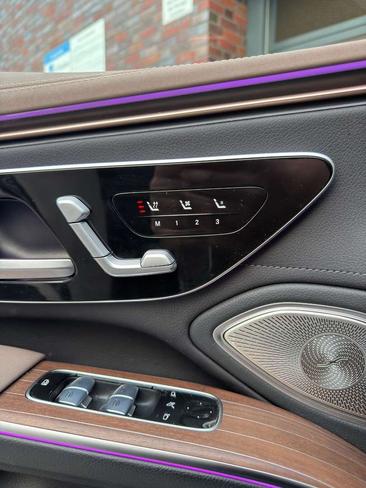 Mercedes EQS 53 — photo 18