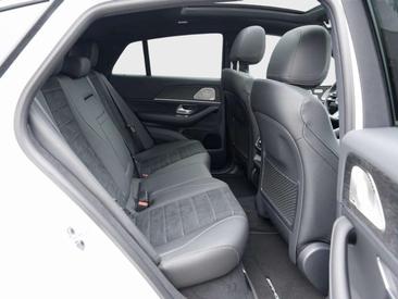 Mercedes GLE 300 Night Edition — photo 11