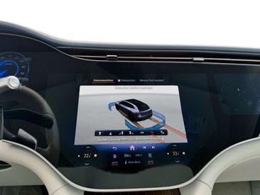 Mercedes EQS 450+ — photo 15