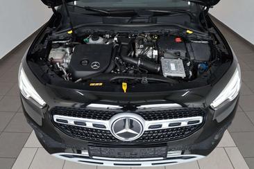 Mercedes GLA 250e — photo 25