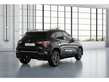 Mercedes GLA 200 — photo 2