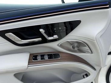 Mercedes EQS 450+ — photo 25