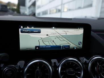 Mercedes GLA 200 — photo 10