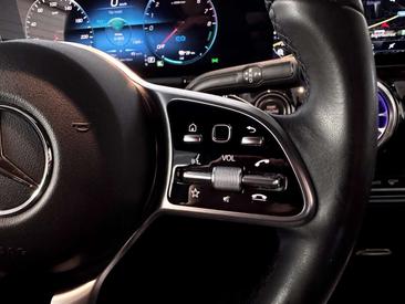 Mercedes GLA 200 — photo 25