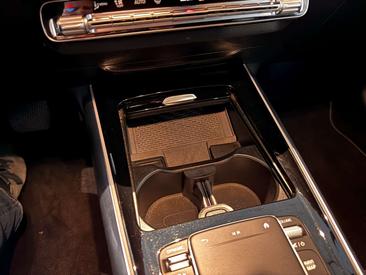 Mercedes GLA 200 — photo 28
