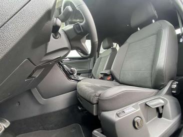 Volkswagen T-Roc 1.5 TSI — photo 8