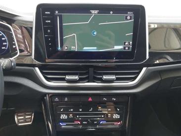 Volkswagen T-Roc 1.5 TSI — photo 11