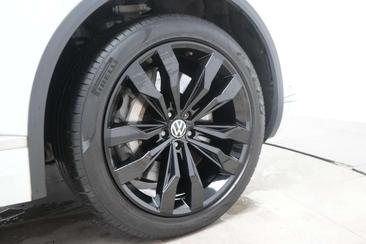 Volkswagen Touareg EHybrid — photo 14