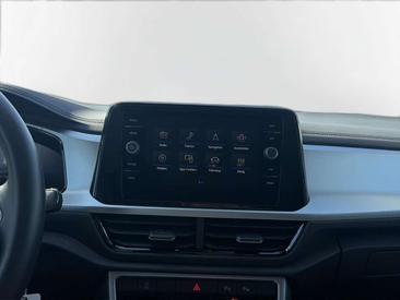 Volkswagen T-Roc 1.5 TSI — photo 12