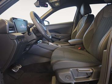 Volkswagen T-Roc 1.5 TSI — photo 9