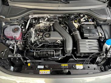 Volkswagen T-Roc 1.5 ETSI — photo 13