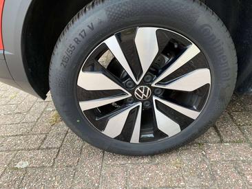 Volkswagen T-Roc 1.5 TSI — photo 11