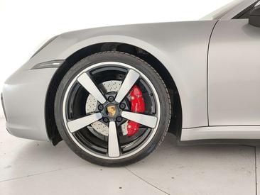 Porsche 911 Carrera S — photo 11