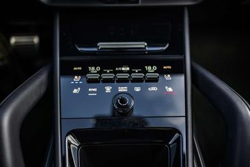 Porsche Cayenne S E-Hybrid — photo 12