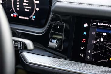 Porsche Cayenne S E-Hybrid — photo 18