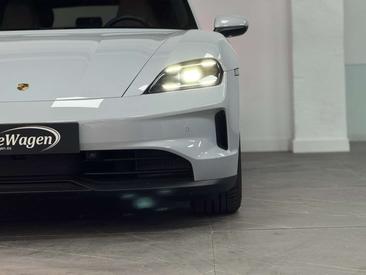 Porsche Taycan — photo 6