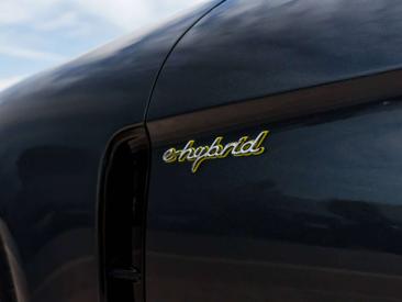Porsche Panamera 4 E-Hybrid — photo 6