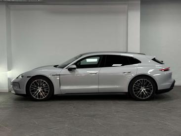 Porsche Taycan — photo 17