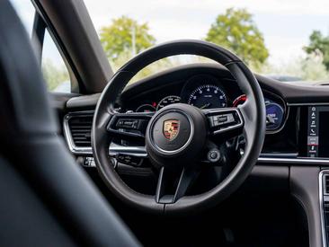Porsche Panamera 4 E-Hybrid — photo 8