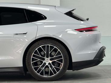 Porsche Taycan — photo 19