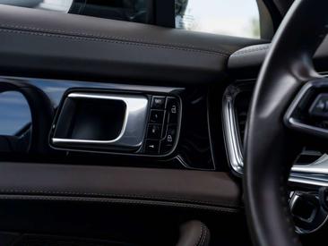 Porsche Panamera 4 E-Hybrid — photo 10