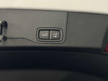 Porsche Taycan — photo 21