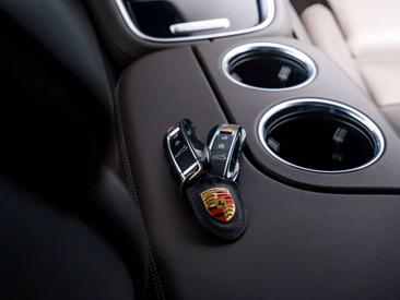 Porsche Panamera 4 E-Hybrid — photo 12