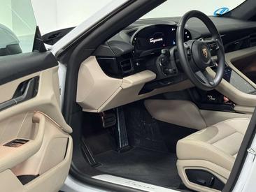 Porsche Taycan — photo 25