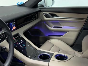 Porsche Taycan — photo 31