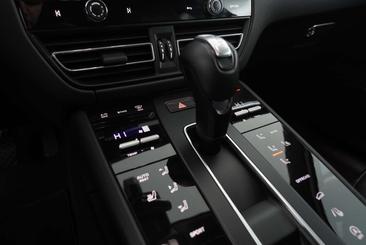 Porsche Macan I GTS — photo 18
