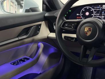 Porsche Taycan — photo 33