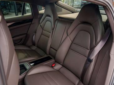 Porsche Panamera 4 E-Hybrid — photo 18