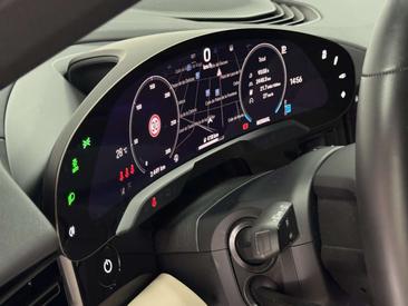 Porsche Taycan — photo 38