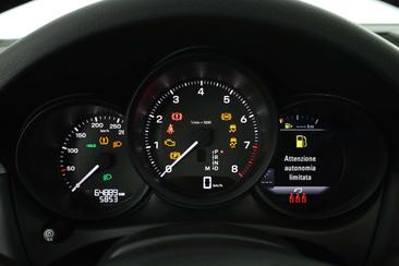 Porsche Macan — photo 13
