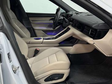 Porsche Taycan — photo 44