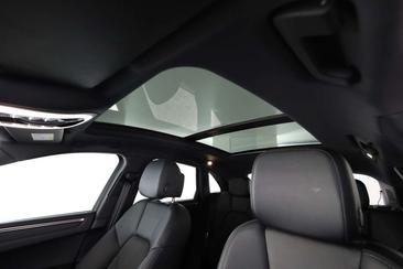 Porsche Macan — photo 14